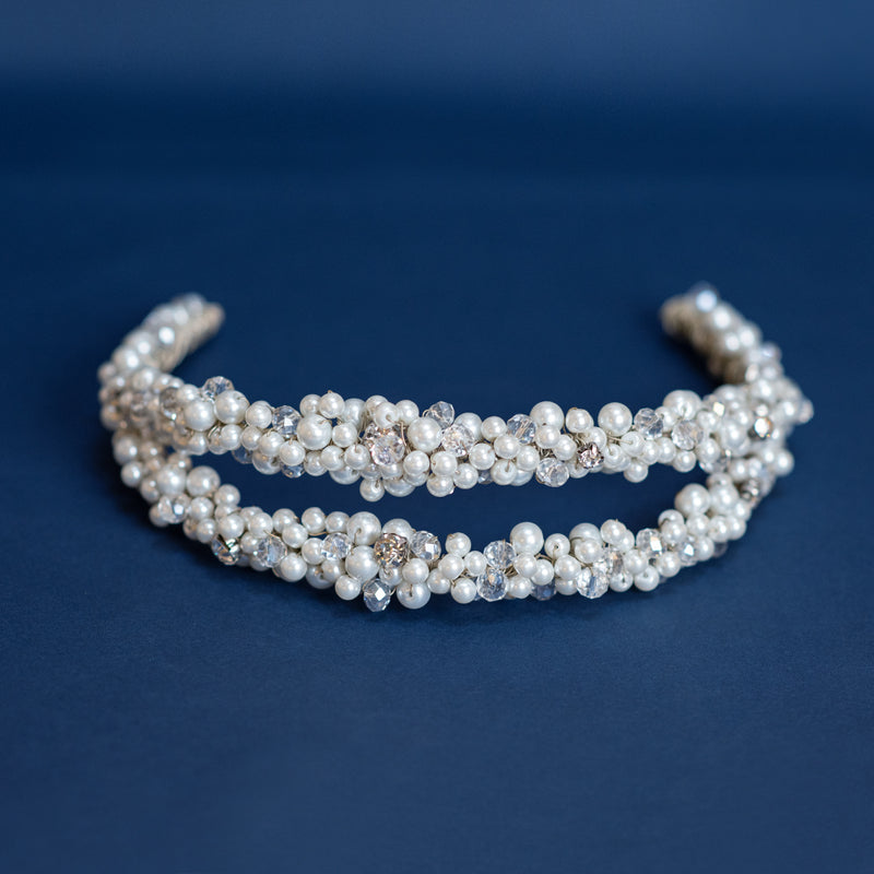 Pearl headband with small crystals 