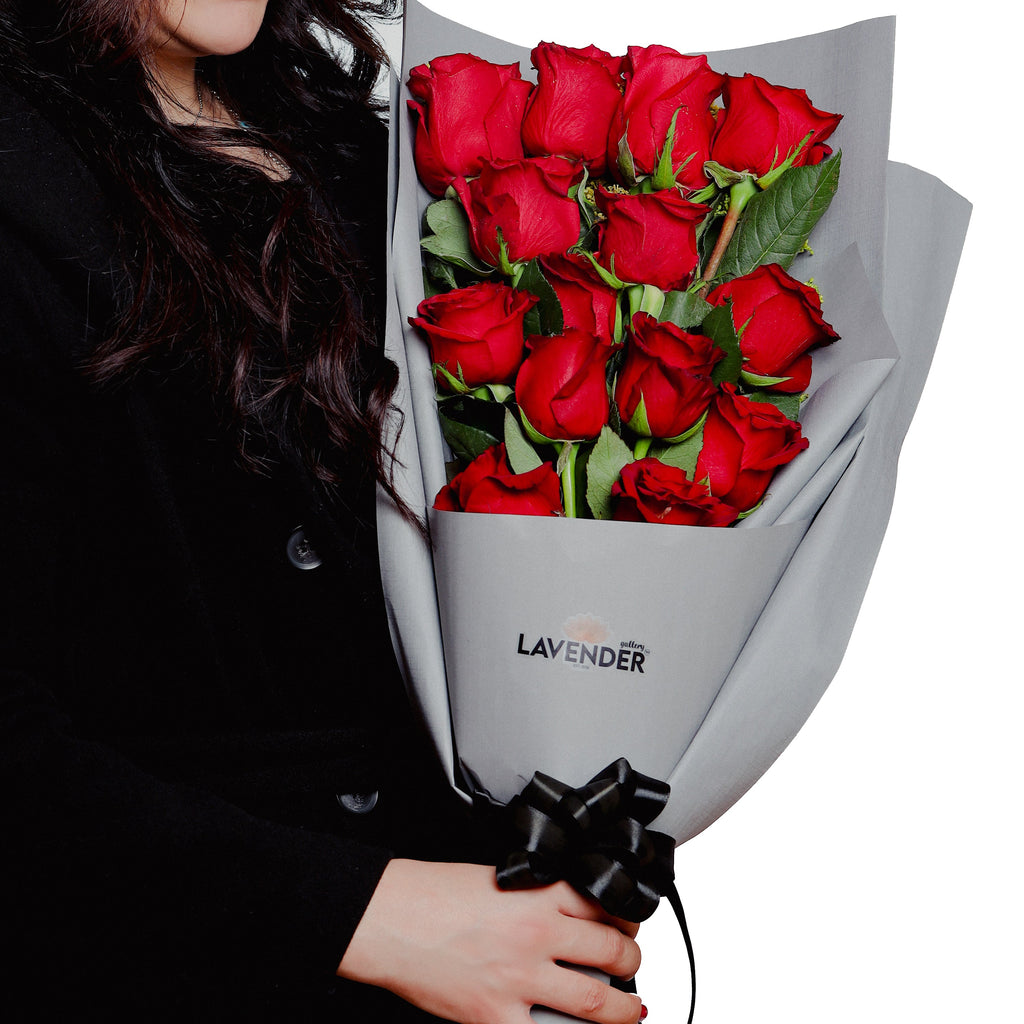 14 natural red roses